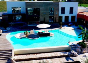 Photo aérienne par drone Piscine Carré Bleu