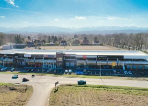 Village Eden Auto -lons-drone